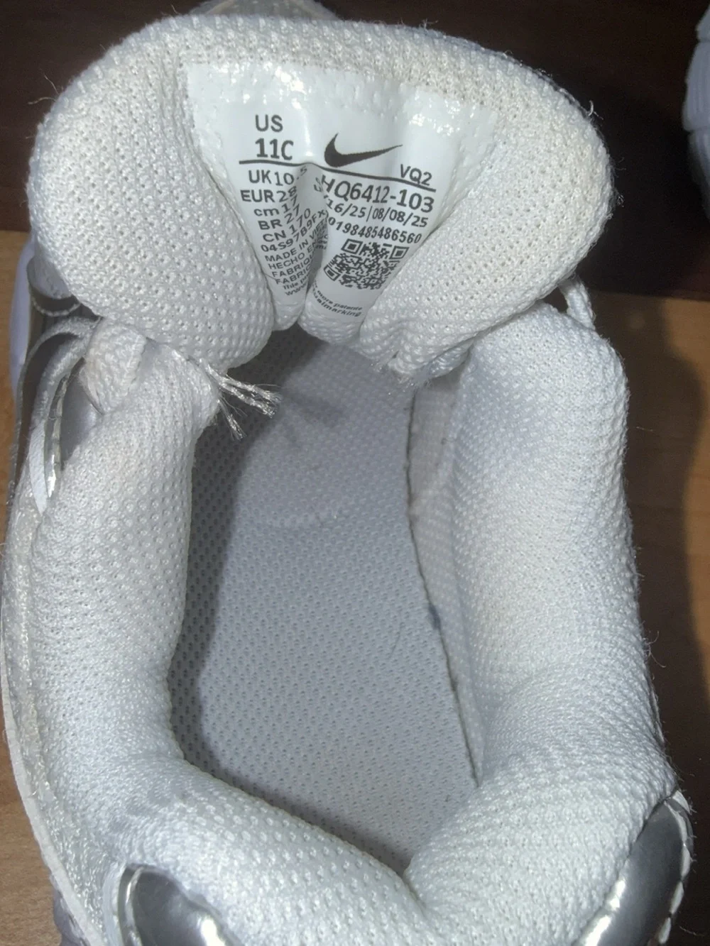 Nike Kids V5 RNR Sneakers in White and Light Gray